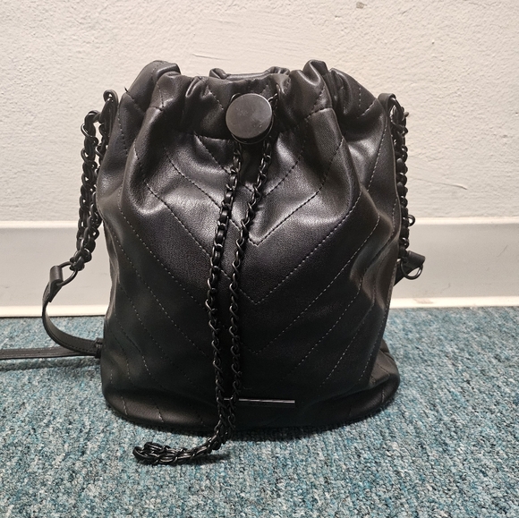 Aldo Bucket Bag - Picture 2 of 5
